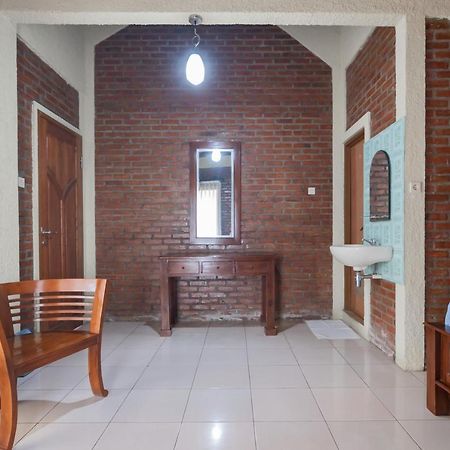 Samakta Guest House Lembang Exterior photo