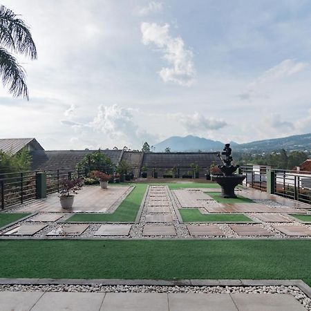 Samakta Guest House Lembang Exterior photo