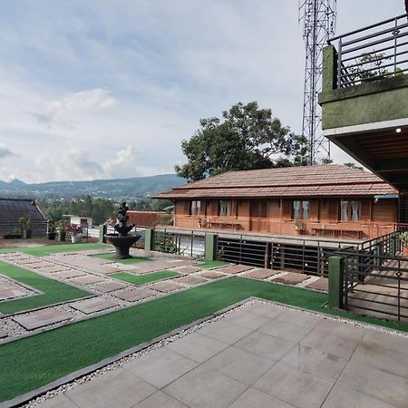 Samakta Guest House Lembang Exterior photo