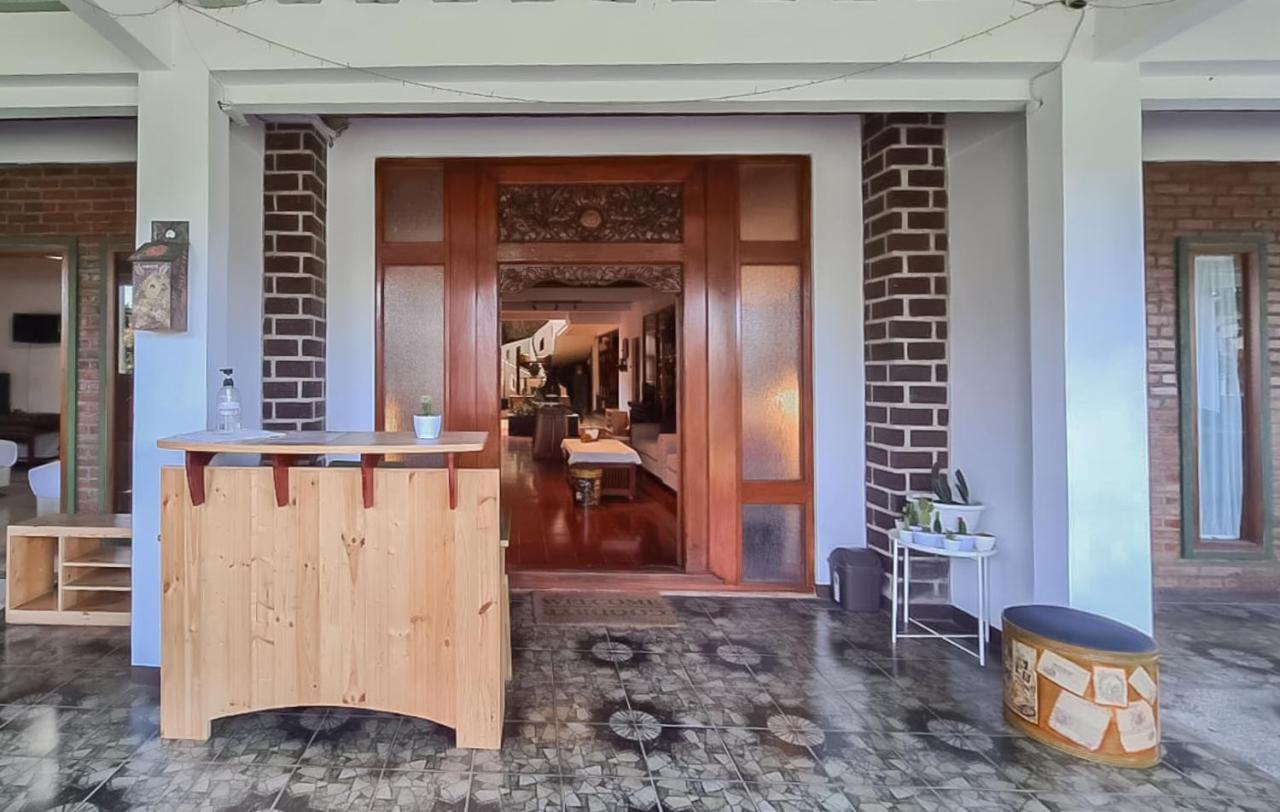 Samakta Guest House Lembang Exterior photo