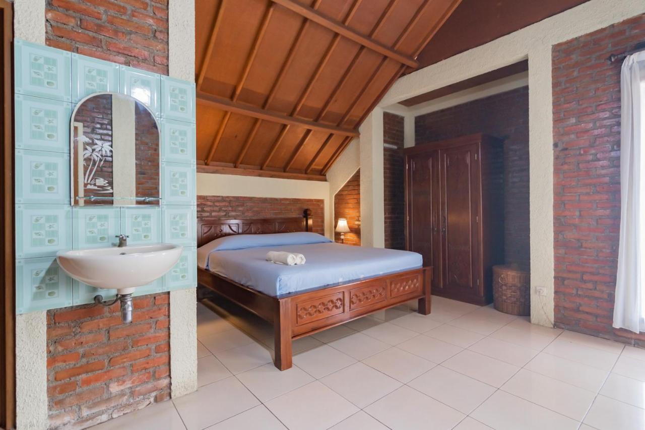 Samakta Guest House Lembang Exterior photo