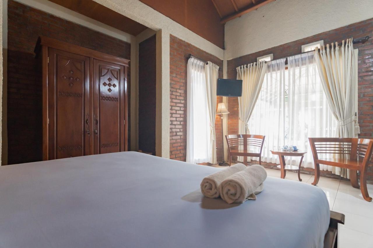 Samakta Guest House Lembang Exterior photo