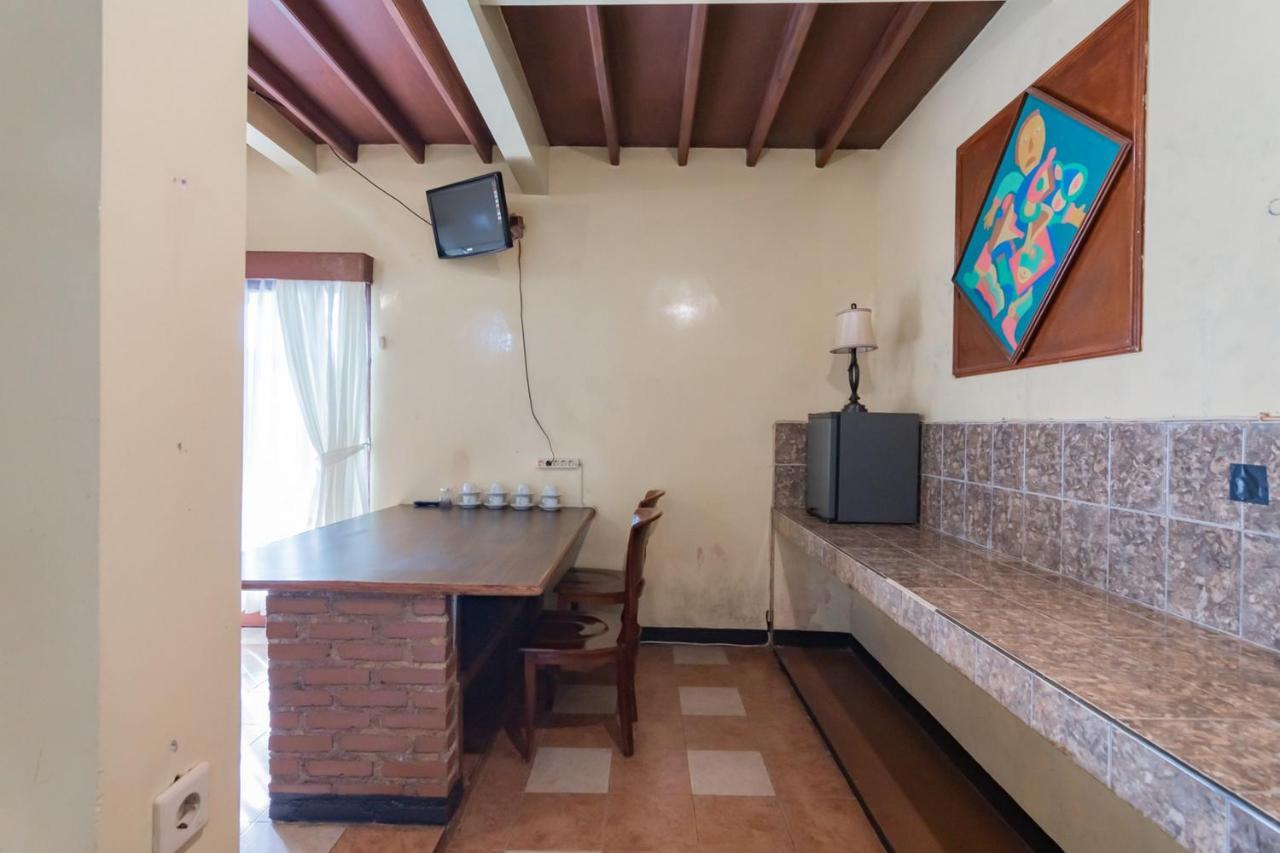 Samakta Guest House Lembang Exterior photo