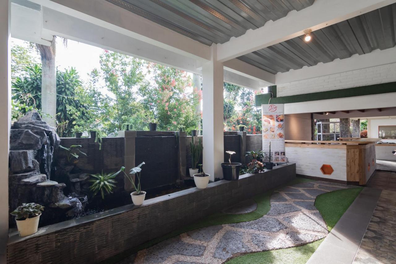 Samakta Guest House Lembang Exterior photo