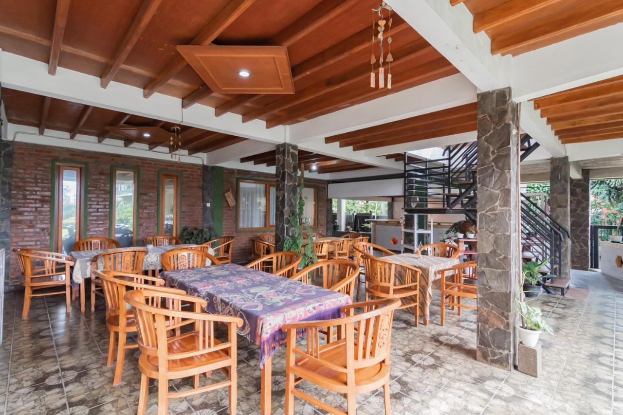 Samakta Guest House Lembang Exterior photo