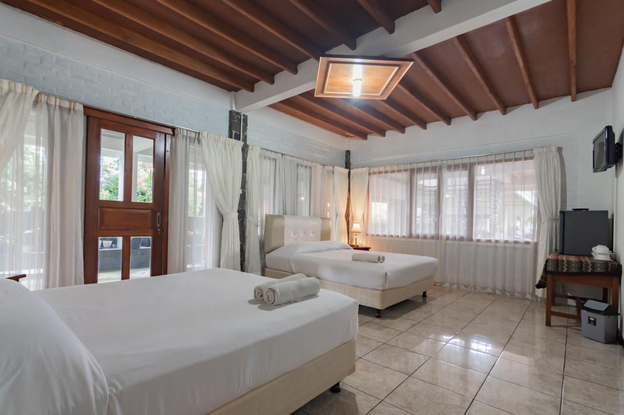 Samakta Guest House Lembang Exterior photo
