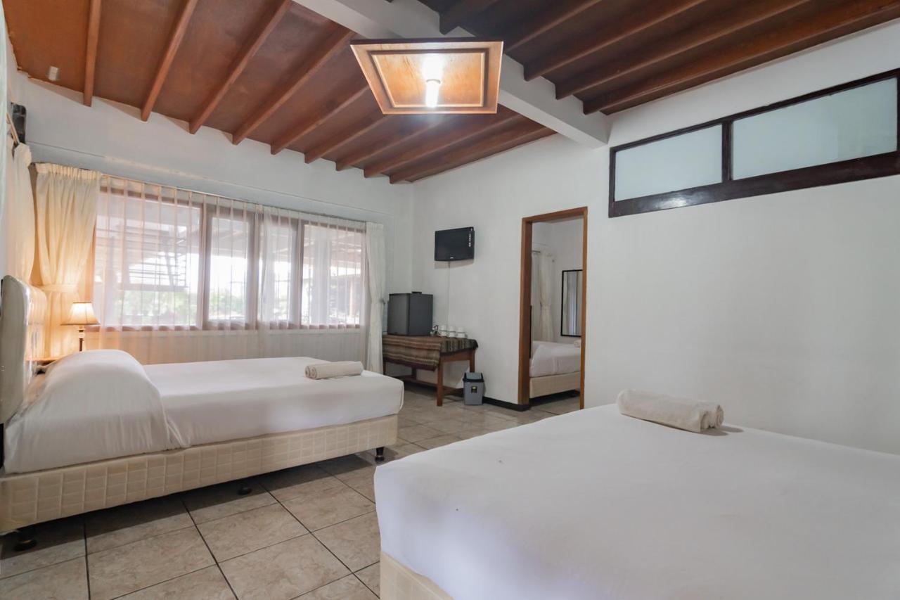 Samakta Guest House Lembang Exterior photo